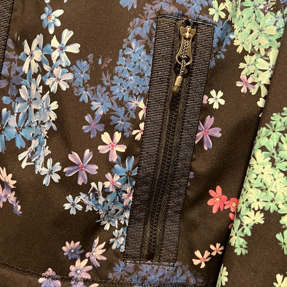 Vintage Lululemon Floral Jacket-NEW! - Picture 4 of 9